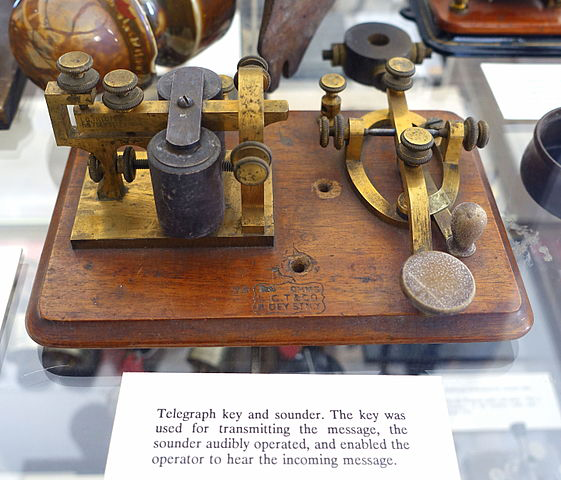 Image of a telegraph key and sounder